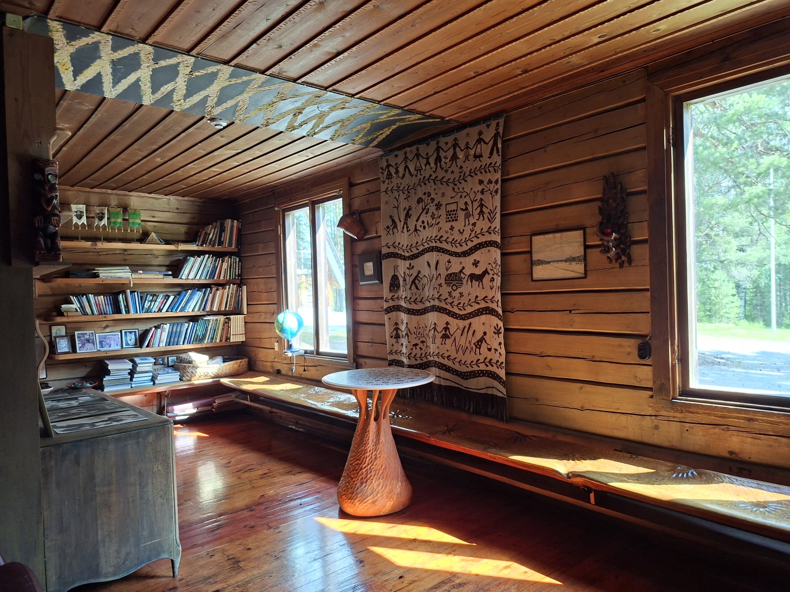 Eva ja Paavo Ryynäsen kotitalo sisältä Paaterissa