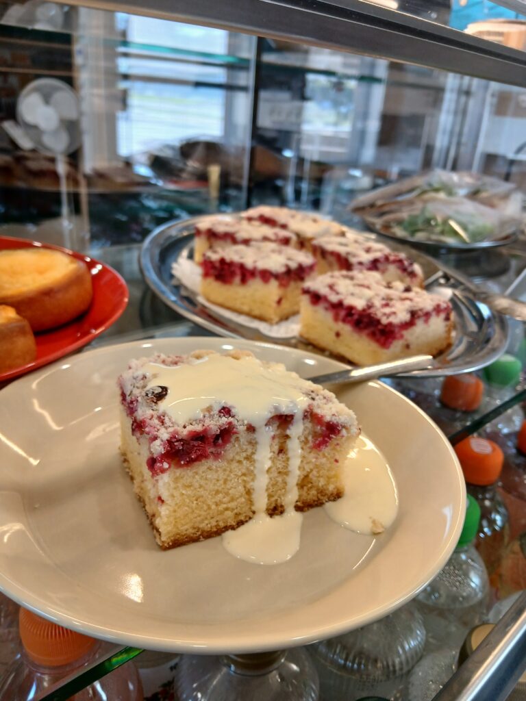 Pielisen museon kahvilan leivoksia