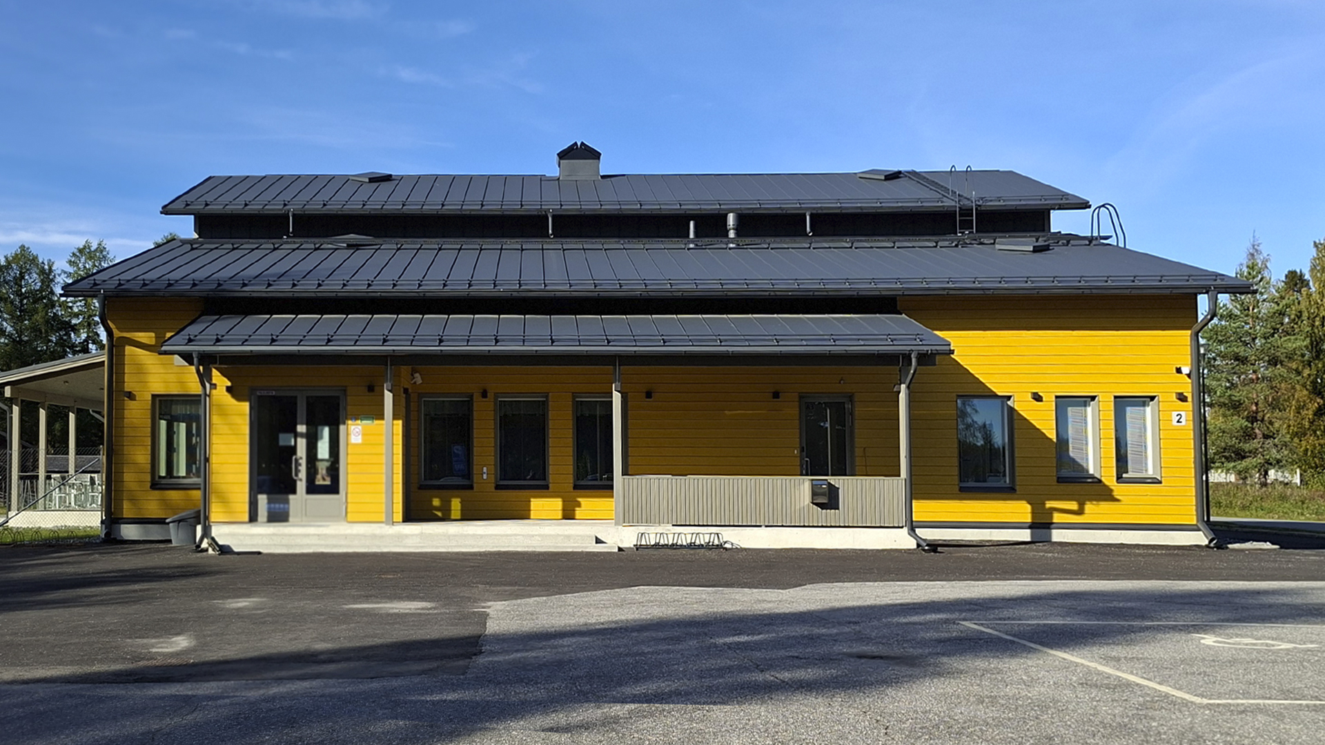 Pielisen museon keltainen päärakennus